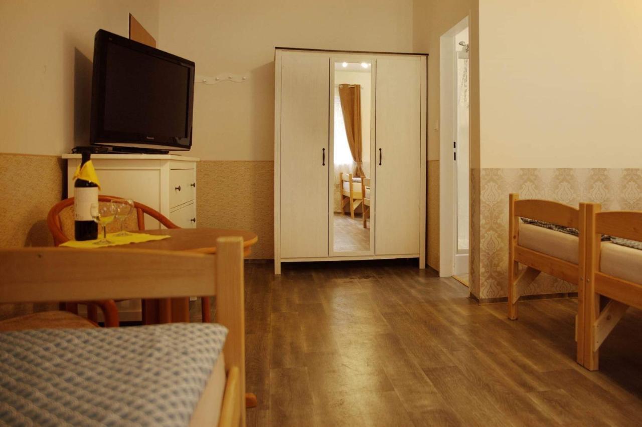 Penzion U Jezera Hotel Konstantinovy Lazne Exterior photo