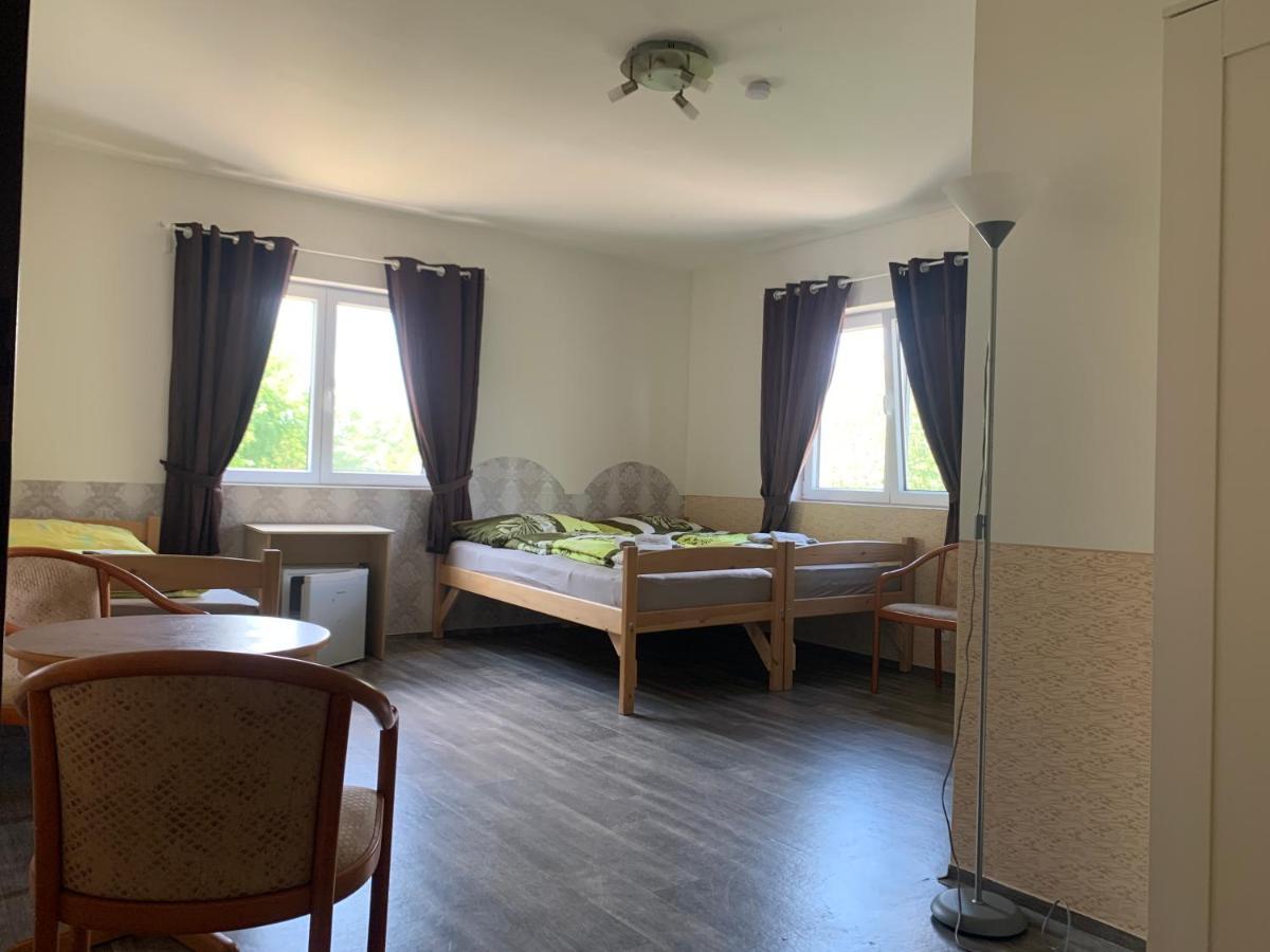 Penzion U Jezera Hotel Konstantinovy Lazne Exterior photo